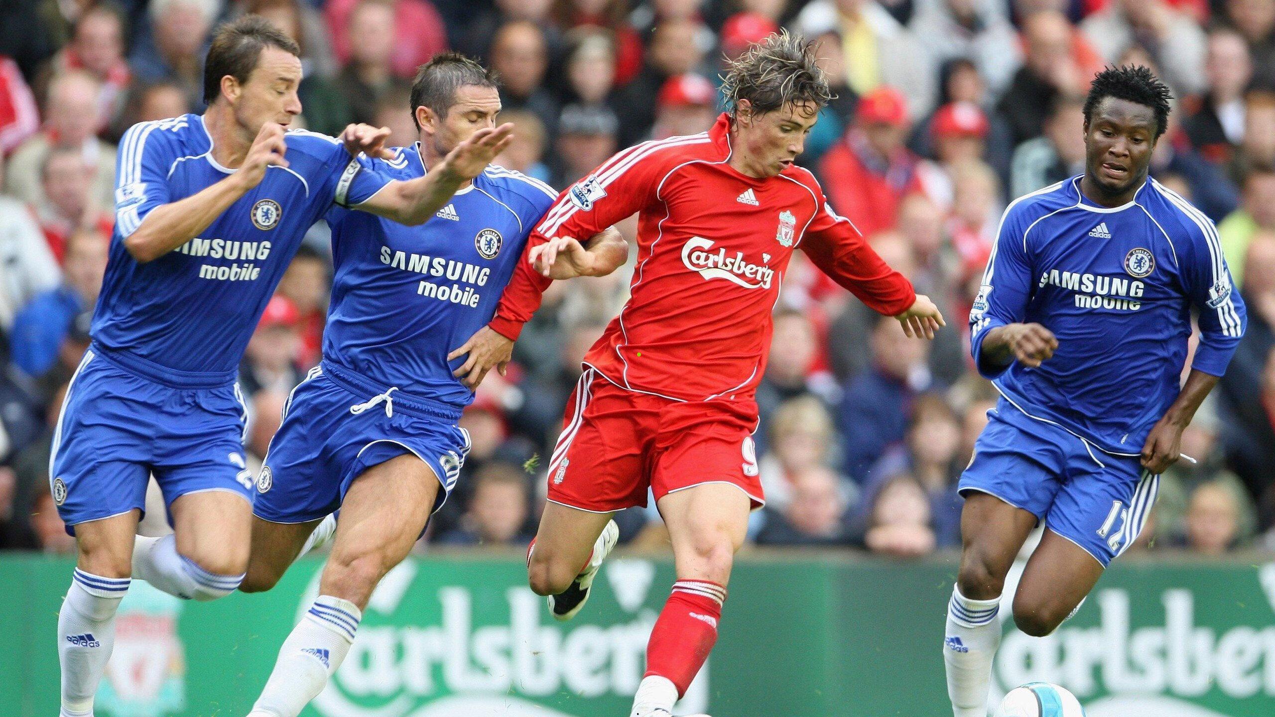 欧冠巅峰对决，埃因霍温与马德里竞技的防守战术大比拼