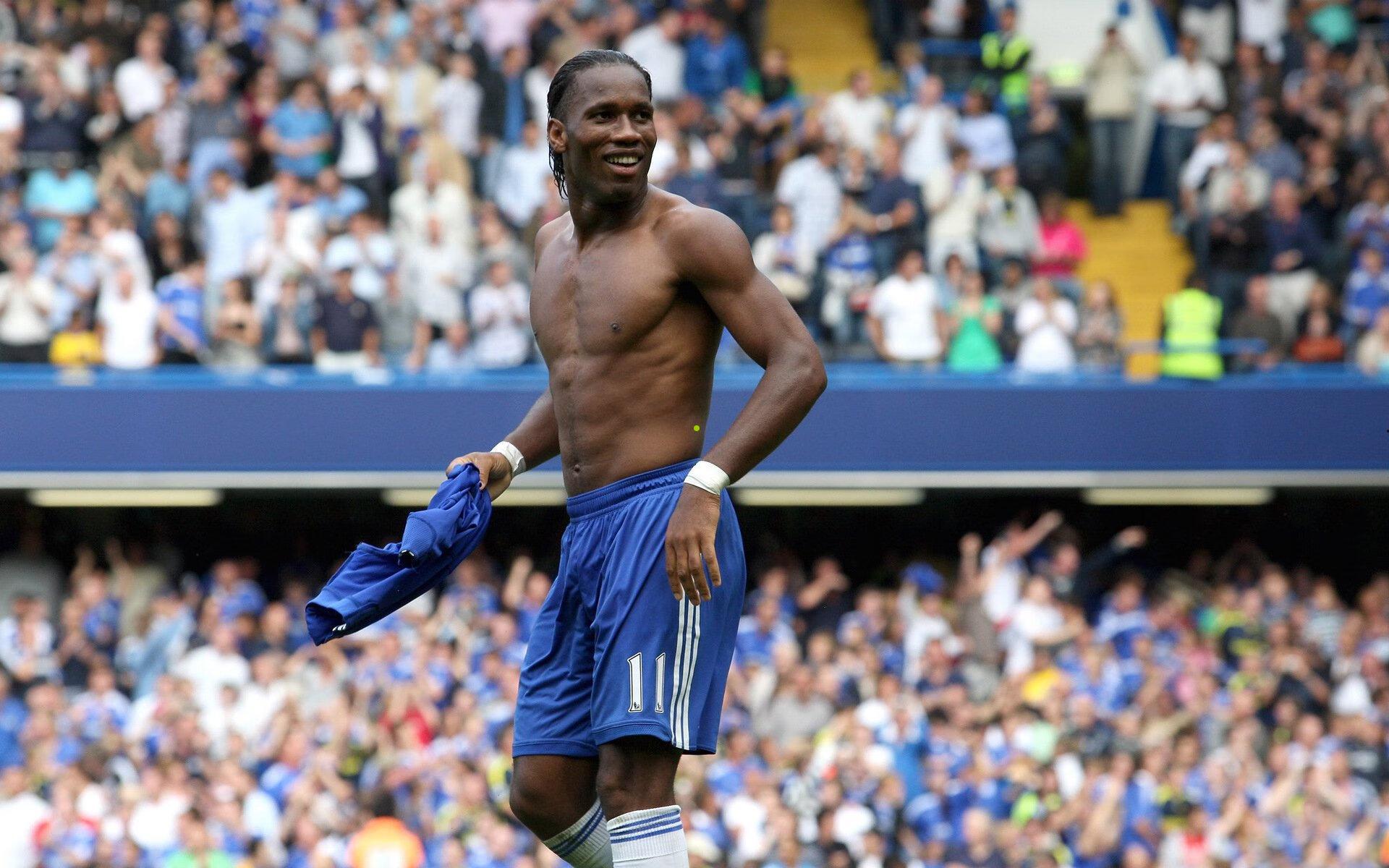 海港新援后卫直面中超前锋群挑战 展现坚守防线坚定信念